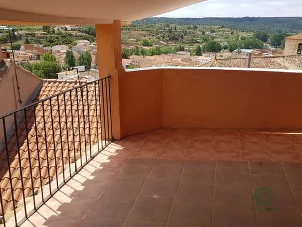 Casa de 0,0228 ha en venta en Cuenca