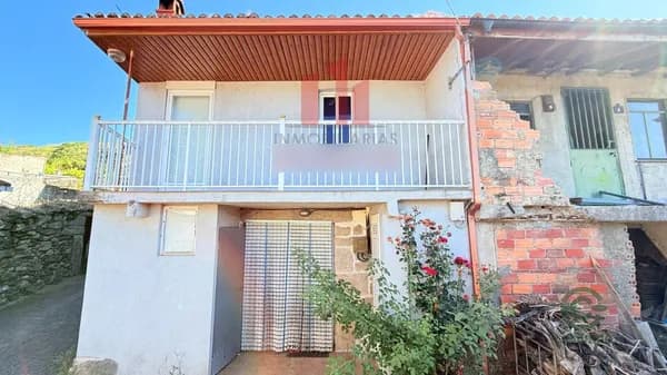 Casa de 0,0082 ha en venta en Ourense, Orense