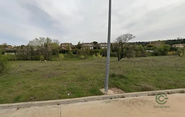 Terreno urbano de 0,0656 ha en venta en El casar, Guadalajara