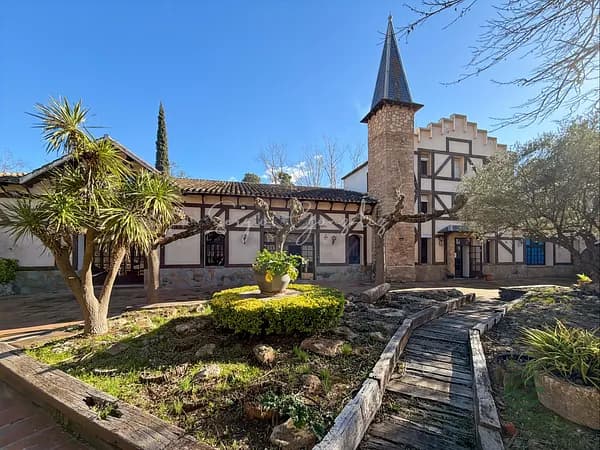 Finca de recreo de 0,7059 ha en venta en Vallirana, Barcelona