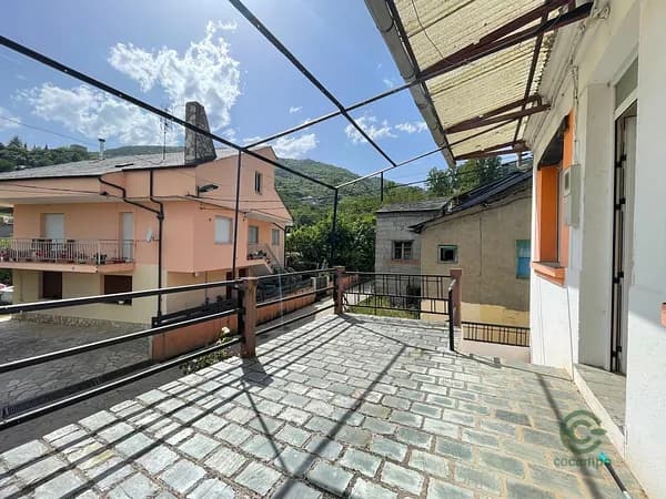 Casa de 0,0188 ha en venta en Corullon, Leon