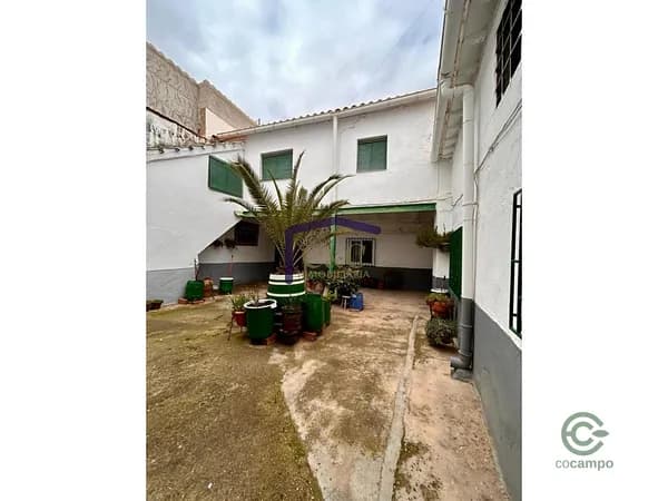 Casa de 0,076 ha en venta en Manzanares, Ciudad real