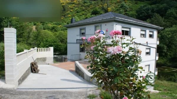 Finca de recreo de 0,1 ha en venta en Quiroga, Lugo