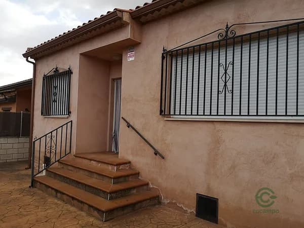 Casa de 0,0135 ha en venta en Huete, Cuenca