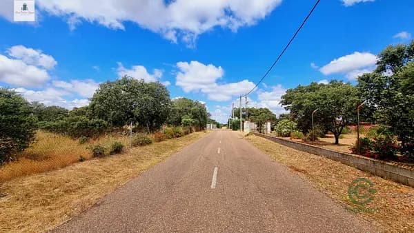 Terreno urbano de 0,5 ha en venta en Badajoz, Badajoz