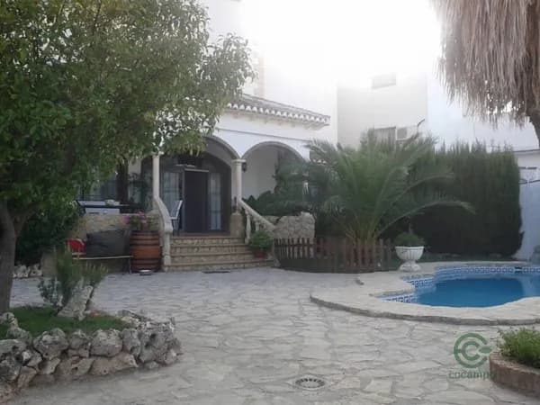 Casa de 0,0737 ha en venta en Loja, Granada