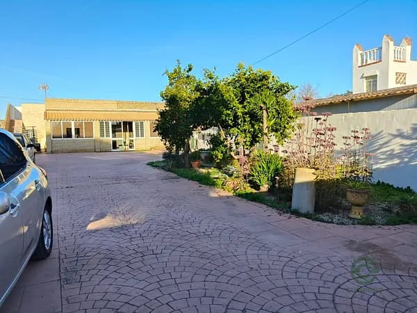 Casa de 0,1 ha en venta en Chiclana de la frontera, Cadiz