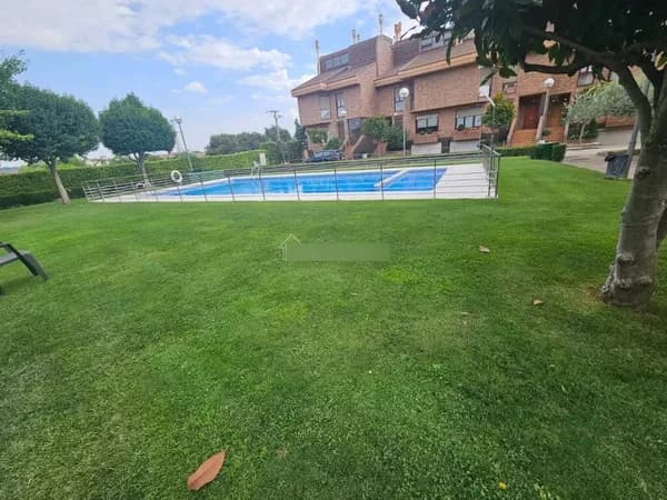 Casa de 0,0395 ha en venta en Logrono, La rioja