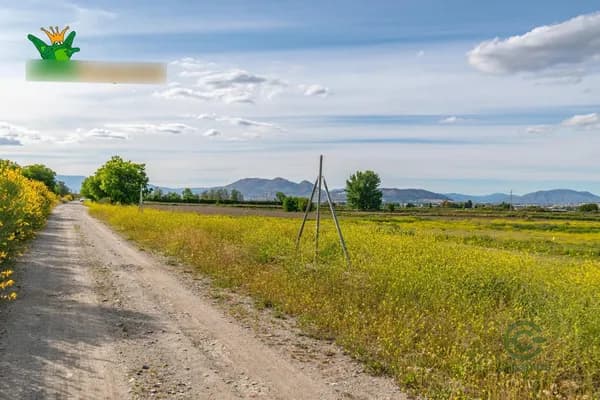 Finca agrícola de 1,45 ha en venta en Granada