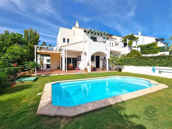 Casa de 0,04 ha en venta en Manilva, Malaga