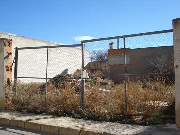 Terreno urbano de 0,06 ha en venta en Salobral, Albacete