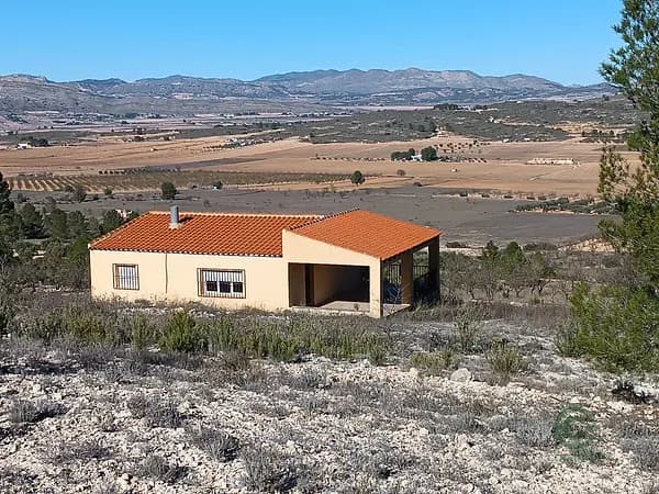 Finca rústica de 1,4 ha en venta en Yecla, Murcia