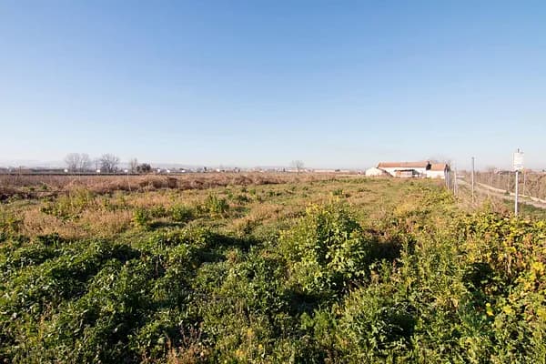Finca rústica de 0,3637 ha en venta en Granada, Granada