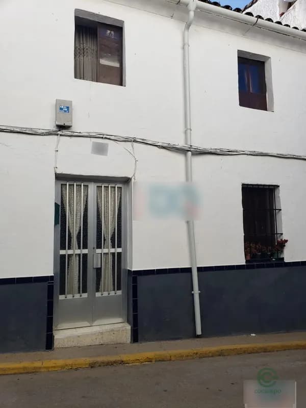 Casa de 0,0195 ha en venta en Alburquerque, Badajoz