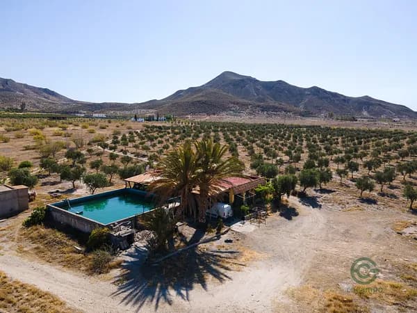 Finca agrícola de 21 ha en venta en Almería