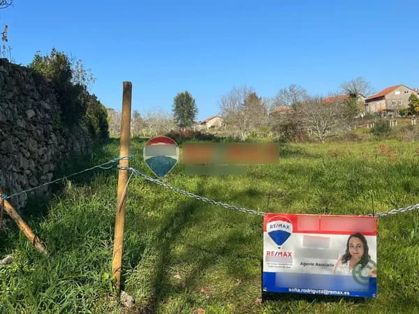 Finca agrícola de 0,52 ha en venta en O rosal, Pontevedra