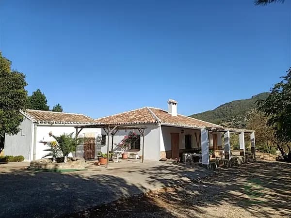Finca agrícola de 23 ha en venta en Montecorto, Málaga