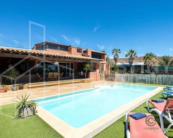 Casa de 15 ha en venta en Las palmas