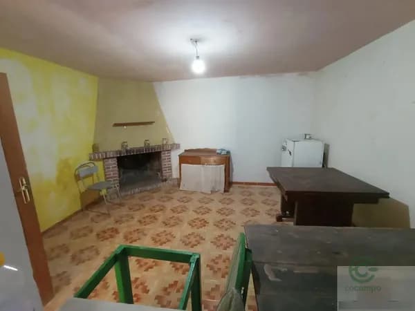 Casa de 0,013 ha en venta en Pareja, Guadalajara