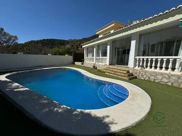 Casa de 0,11 ha en venta en Altea, Alicante