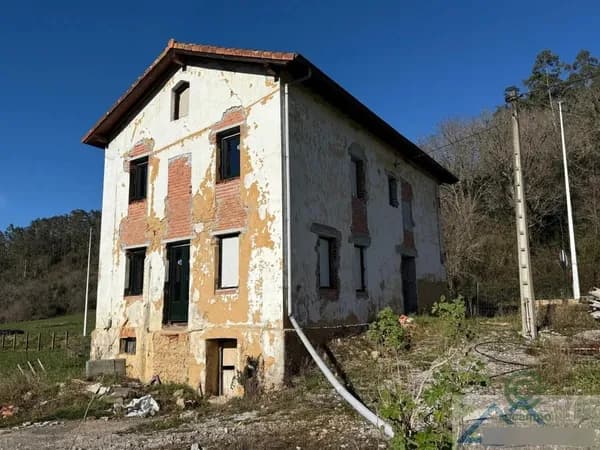 Finca rústica de 0,474 ha en venta en Riotuerto, Cantabria