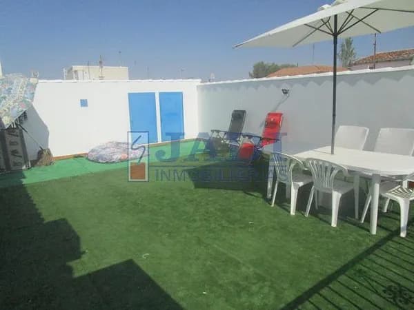 Casa de 0,0226 ha en venta en Valdepeñas, Ciudad real