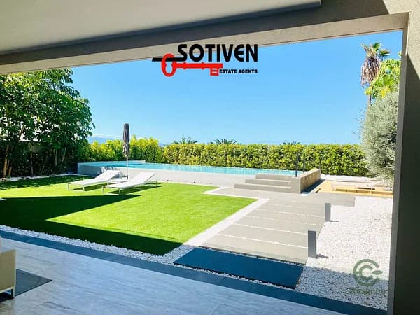 Casa de 0,07 ha en venta en Adeje, Sta.cruz tener.