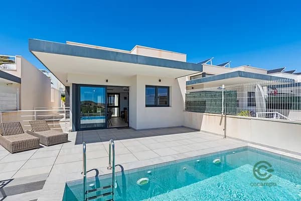 Casa de 0,026 ha en venta en San miguel de salinas, Alicante