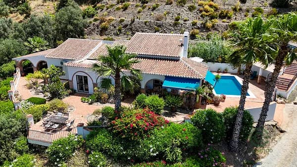 Finca rústica de 0,5 ha en venta en Alcaucin, Malaga