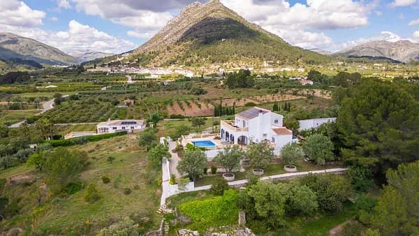 Finca rústica de 1,0924 ha en venta en Murla, Alicante