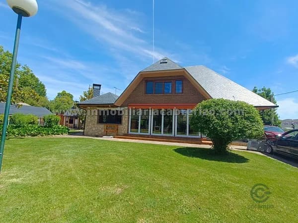 Casa de 0,14 ha en venta en Nalda, La rioja