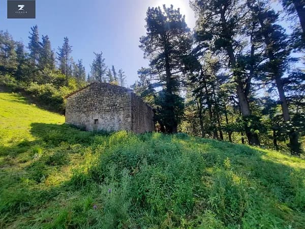 Finca rústica de 1,2 ha en venta en Luena, Cantabria