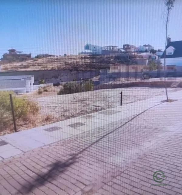 Terreno urbano de 0,1097 ha en venta en La zubia, Granada