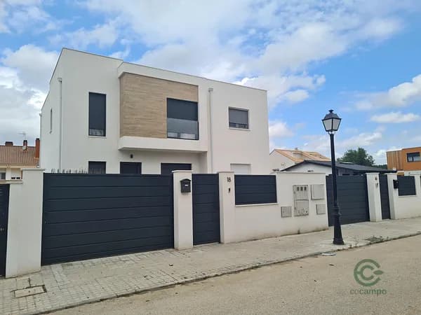 Terreno urbano de 0,05 ha en venta en Torrejon del rey, Guadalajara