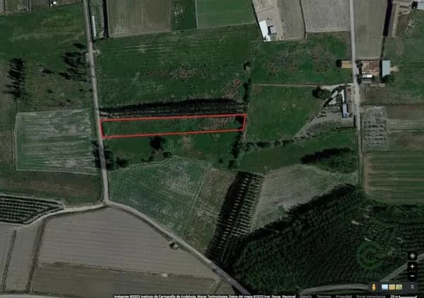 Finca agrícola de 0,1585 ha en venta en Fuente vaqueros, Granada