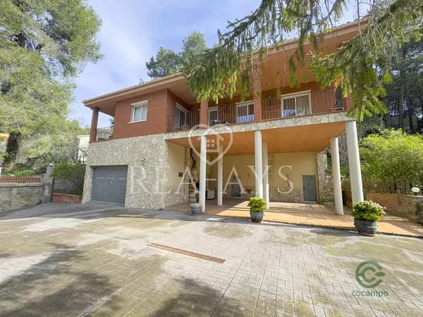 Casa de 0,1192 ha en venta en Vallirana, Barcelona