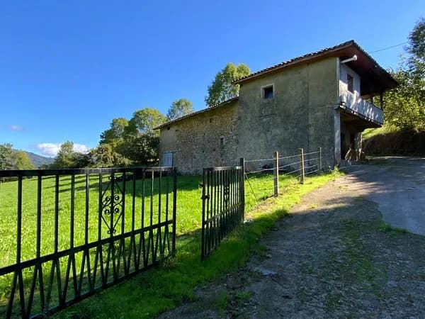 Finca rústica de 0,486 ha en venta en Asturias
