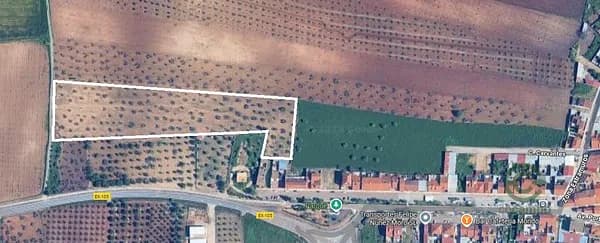 Finca agrícola de 1,8 ha en venta en Badajoz