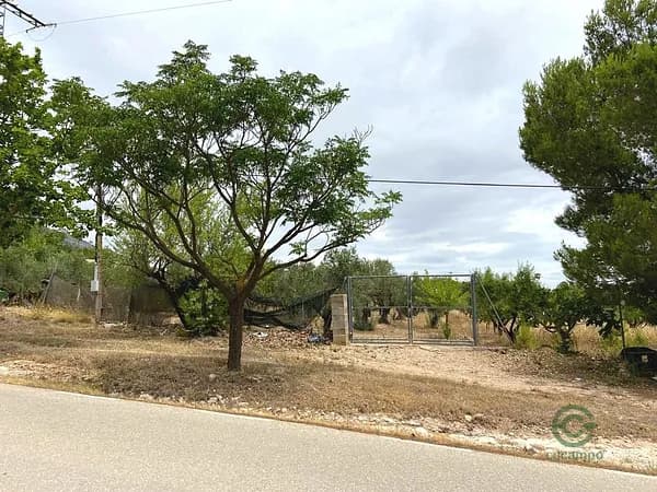 Terreno urbano de 0,5594 ha en venta en Caudete, Albacete