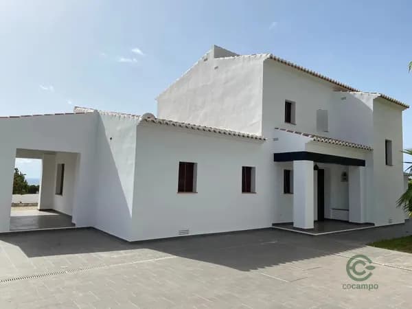 Casa de 0,0897 ha en venta en Moraira, Alicante