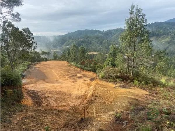 Finca de recreo de 0,6 ha en venta en Antioquia