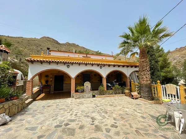 Finca de recreo de 0,13 ha en venta en Berja, Almeria