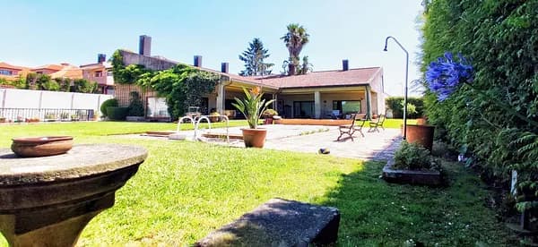 Casa de 0,0549 ha en venta en Pontevedra, Pontevedra