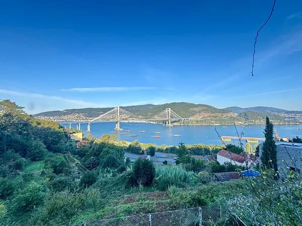 Casa de 0,1299 ha en venta en Redondela, Pontevedra
