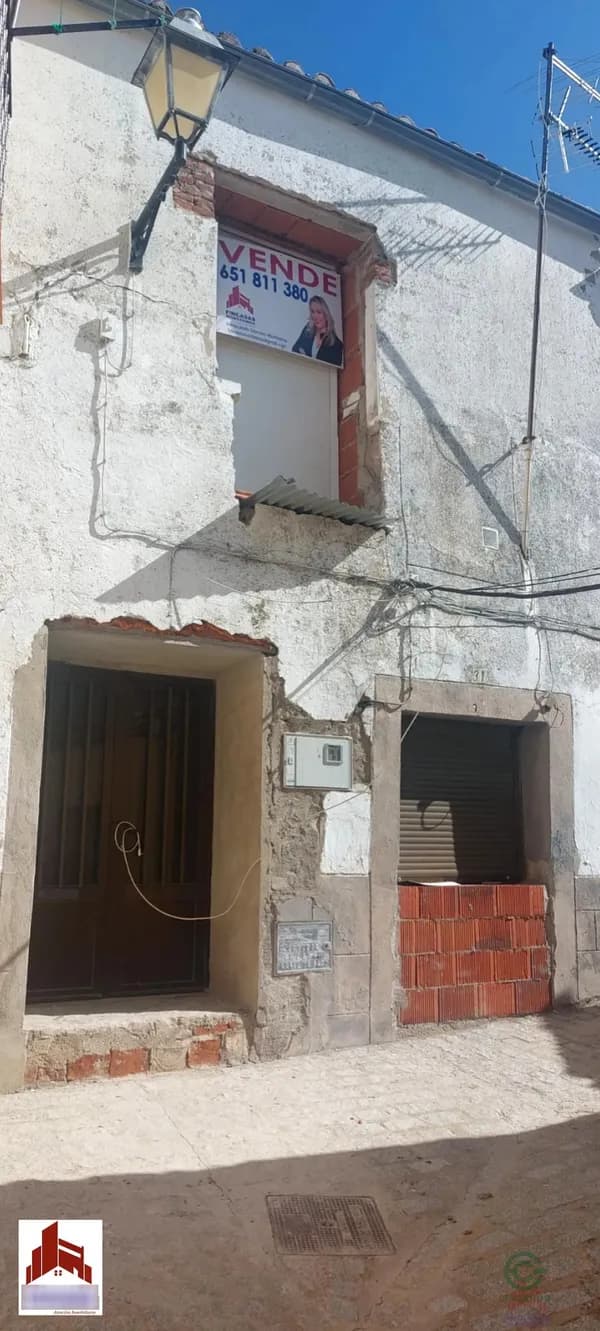 Casa de 0,043 ha en venta en Montánchez, Cáceres