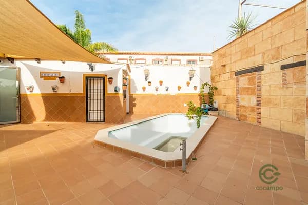 Casa de 0,044 ha en venta en Alicante