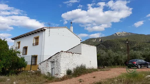 Finca agrícola de 3 ha en venta en Segura de la sierra, Jaén