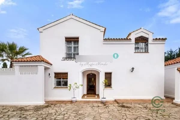 Casa de 0,12 ha en venta en Sotogrande, Cadiz
