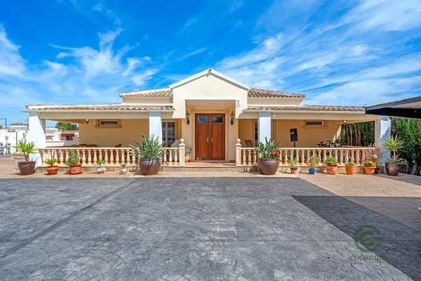 Casa de 0,22 ha en venta en Almoradi, Alicante