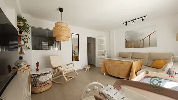 Casa de 0,009 ha en venta en Loja, Granada